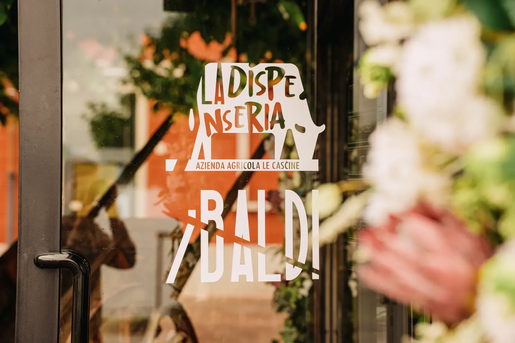 The window of La Dispenseria by I Baldi